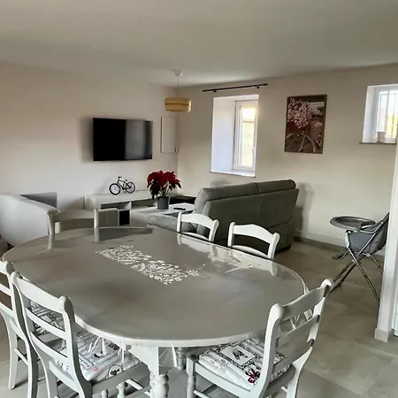 Holiday home Les Hirondelles